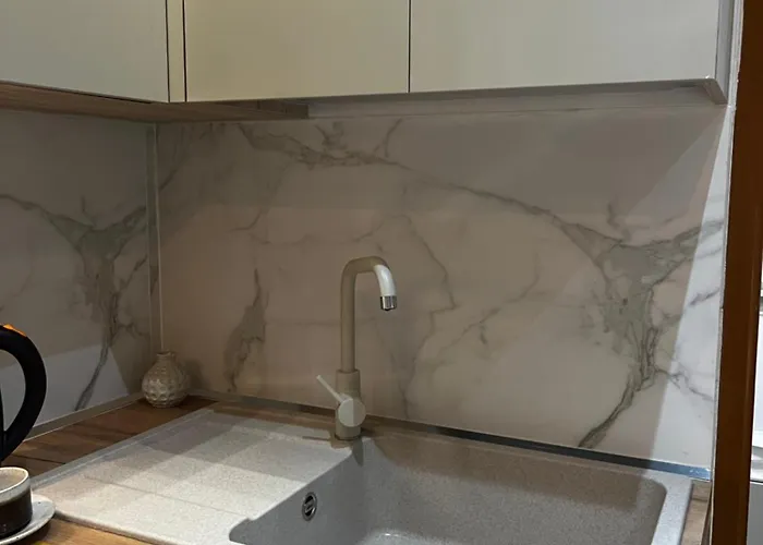 Family Adventure At Pazar تيرانا